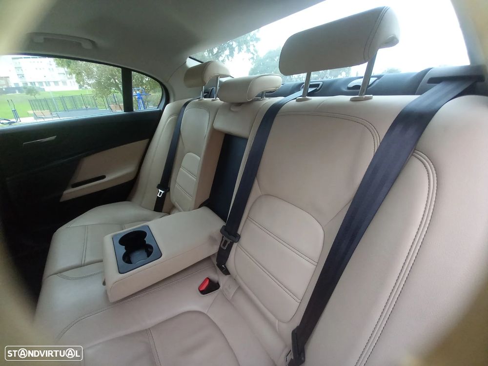 Jaguar XE 2.0 D R-Sport Aut. - 37