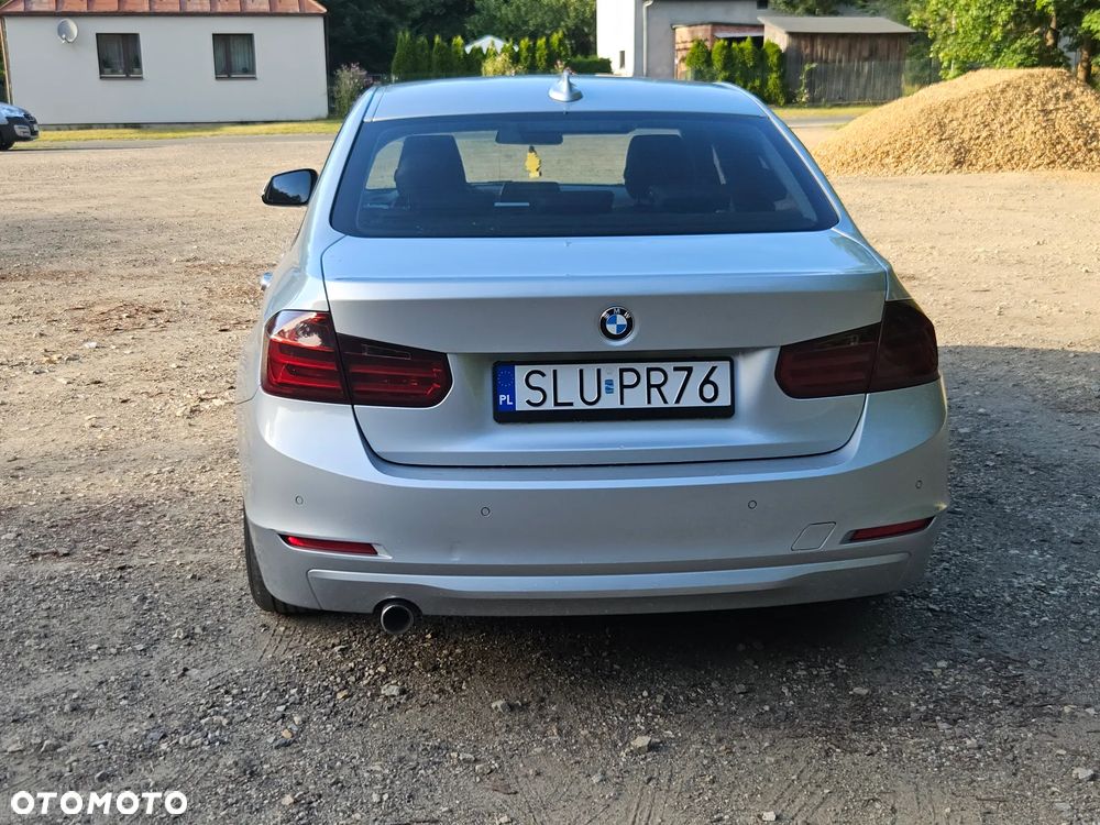 BMW Seria 3 318d EU6 - 6