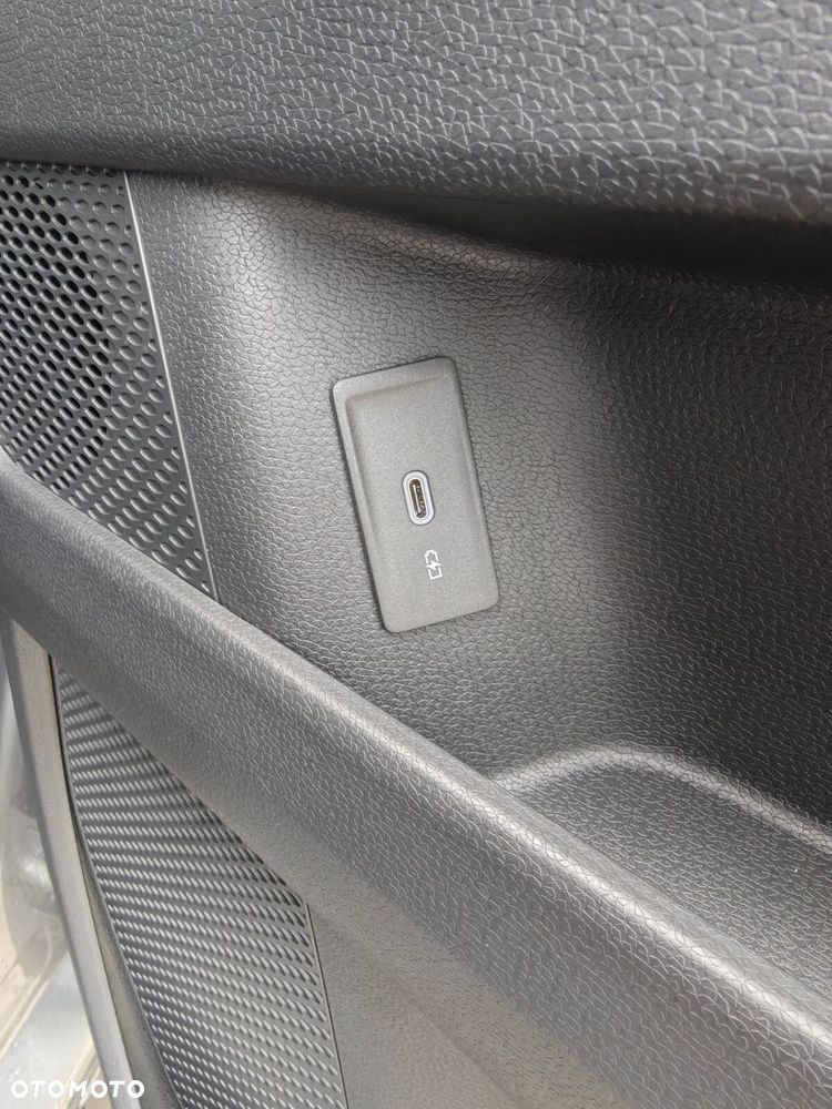 Volkswagen ID. Buzz Cargo 4MOTION - 23