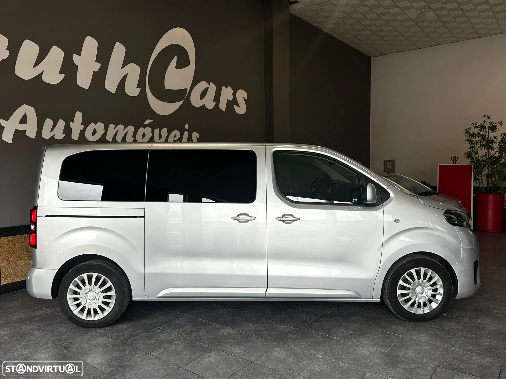 Toyota Proace 2,0-l-D-4D L1 (8L) Verso Team Deutschland - 2