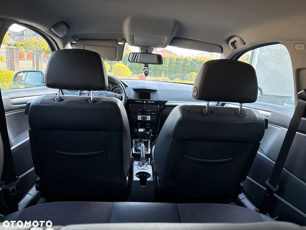 Opel Astra 1.6 Innovation 110 Jahre - 16