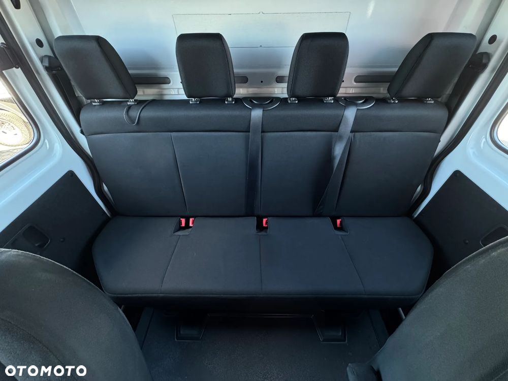 Mercedes-Benz Sprinter - 21