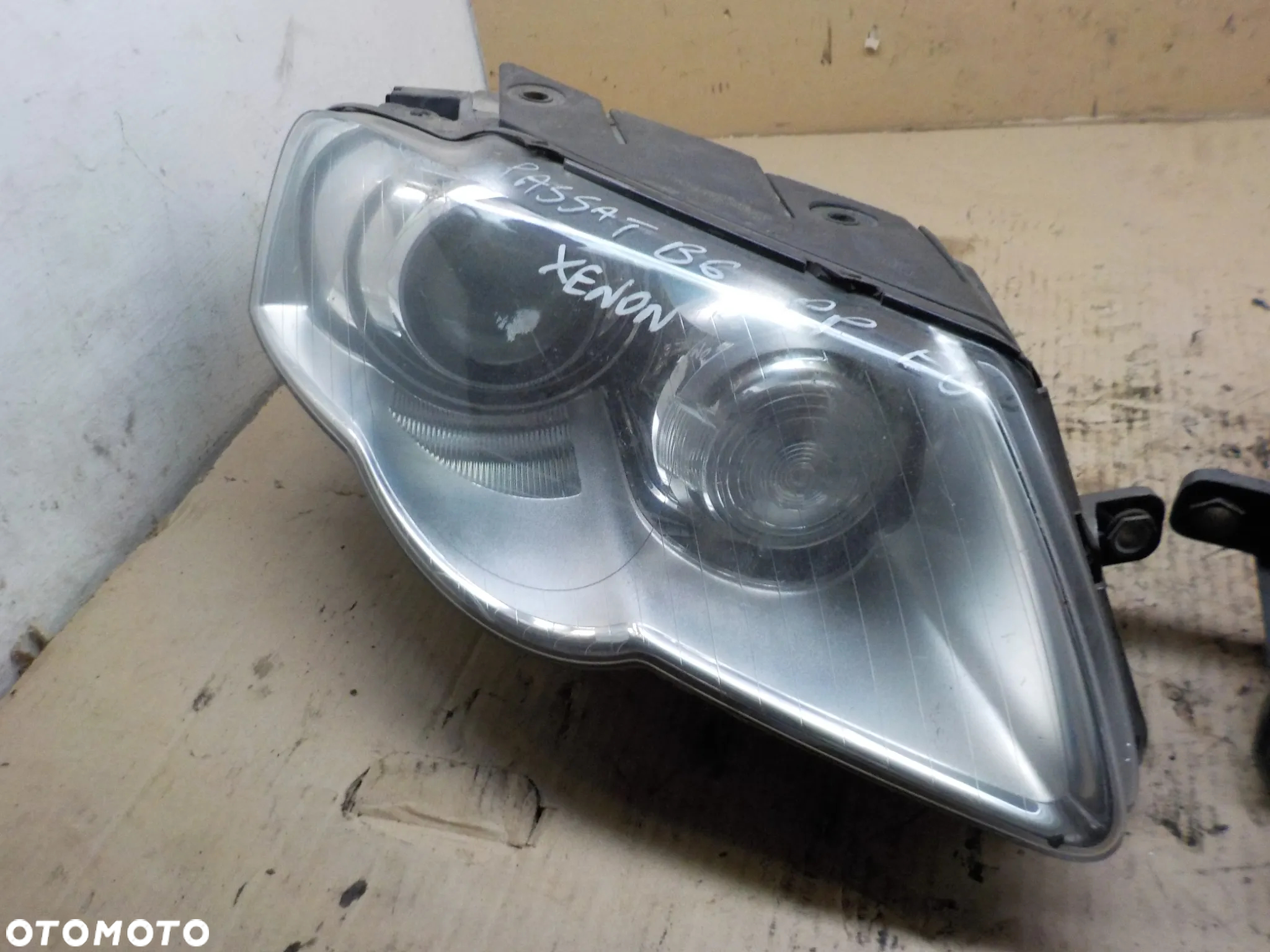 VW PASSAT B6 LAMPY PRZÓD PRAWA LUB LEWA XENON EUROPA - 2
