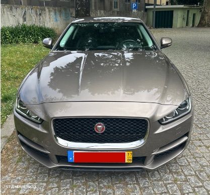 Jaguar XE 2.0 D Prestige Aut. - 3