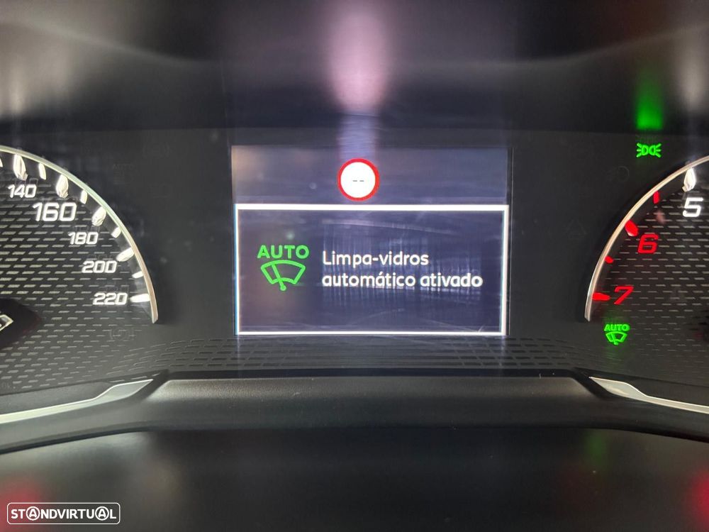 Peugeot 2008 1.5 BlueHDi Allure Pack - 31