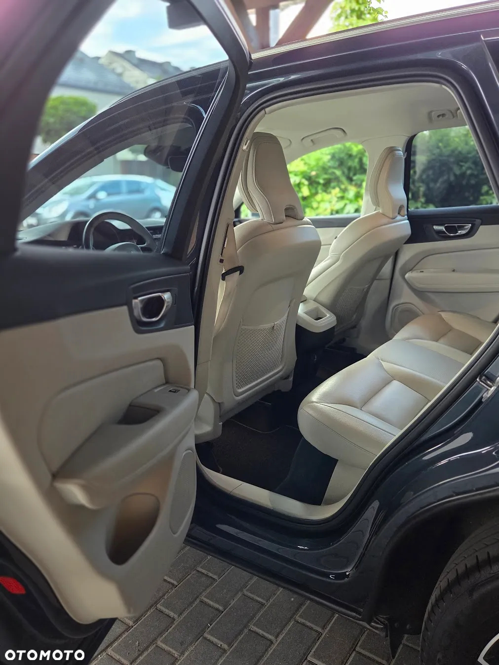 Volvo XC 60 B4 D AWD Inscription - 9