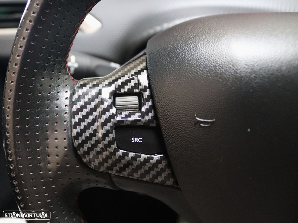 Peugeot 208 1.2 PureTech GT Line - 23