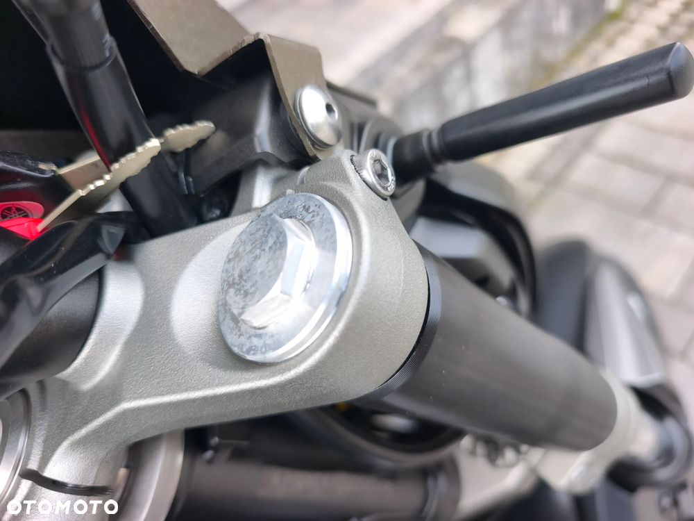 Yamaha MT - 19