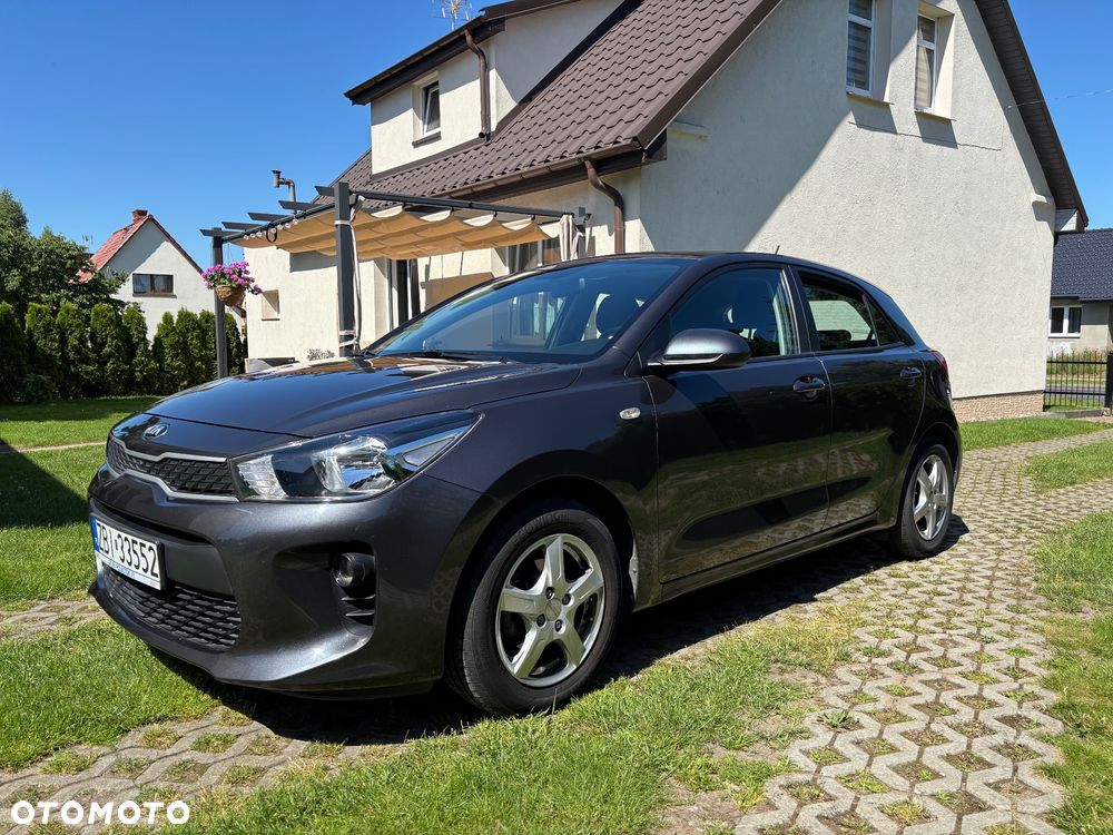 Kia Rio 1.2 L - 1