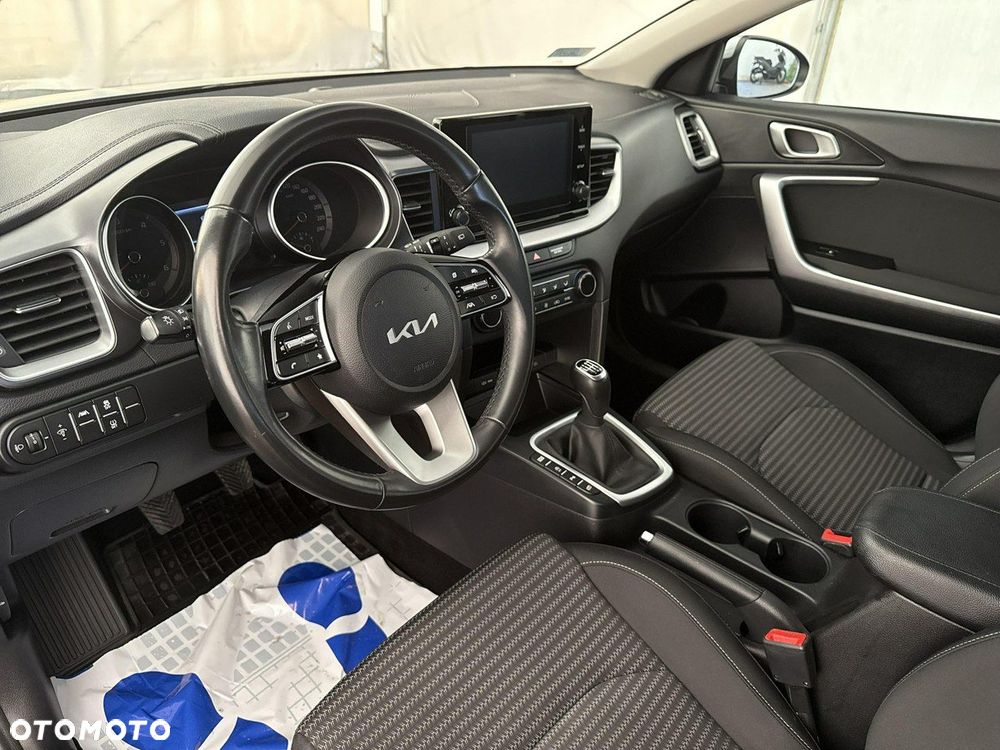 Kia Ceed - 14