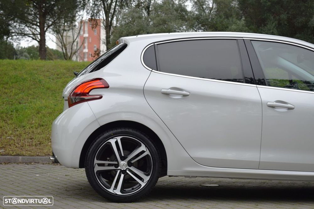 Peugeot 208 1.2 PureTech GT Line - 17