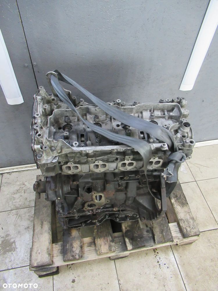 Silnik słupek  2.0 dci M9R Vivaro Trafic m9r M9R Euro 5  m9r786 - 1