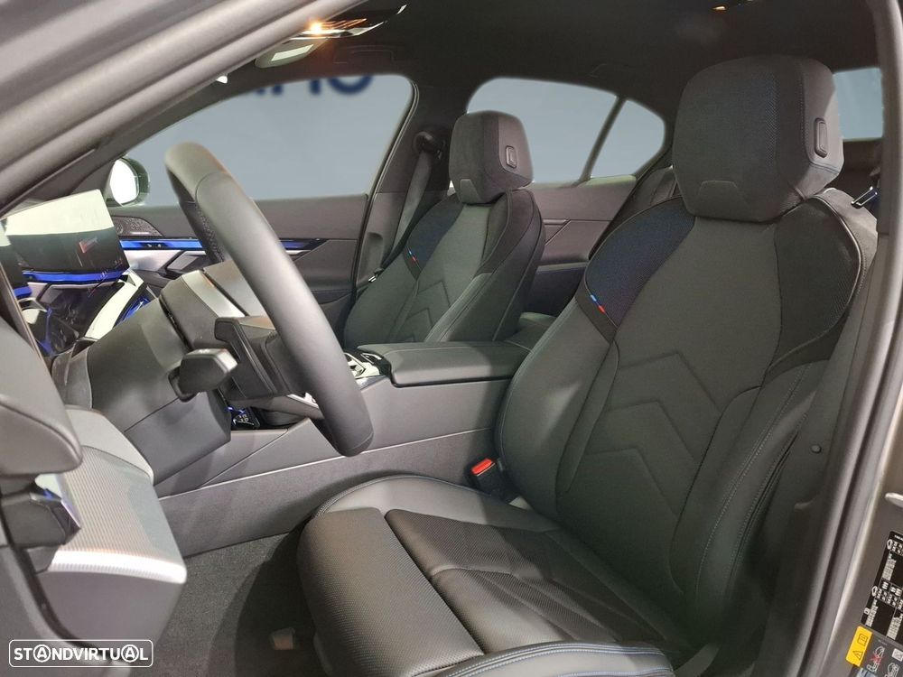 BMW 530 e Pack Desportivo M - 17