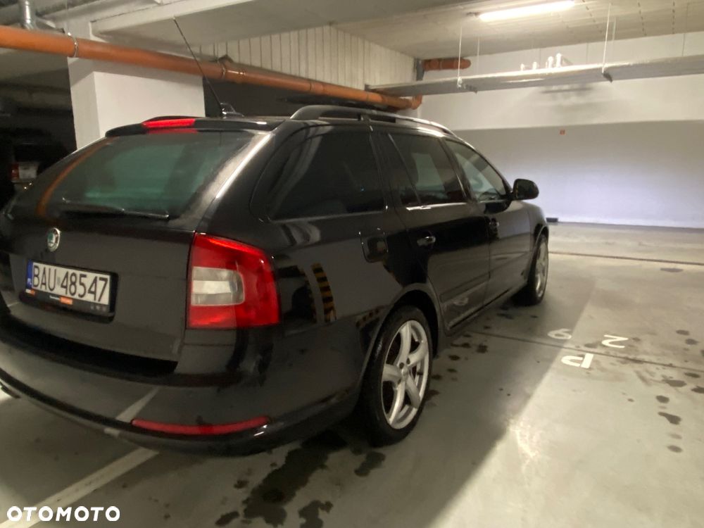 Skoda Octavia 2.0 TDI CR DPF RS - 6
