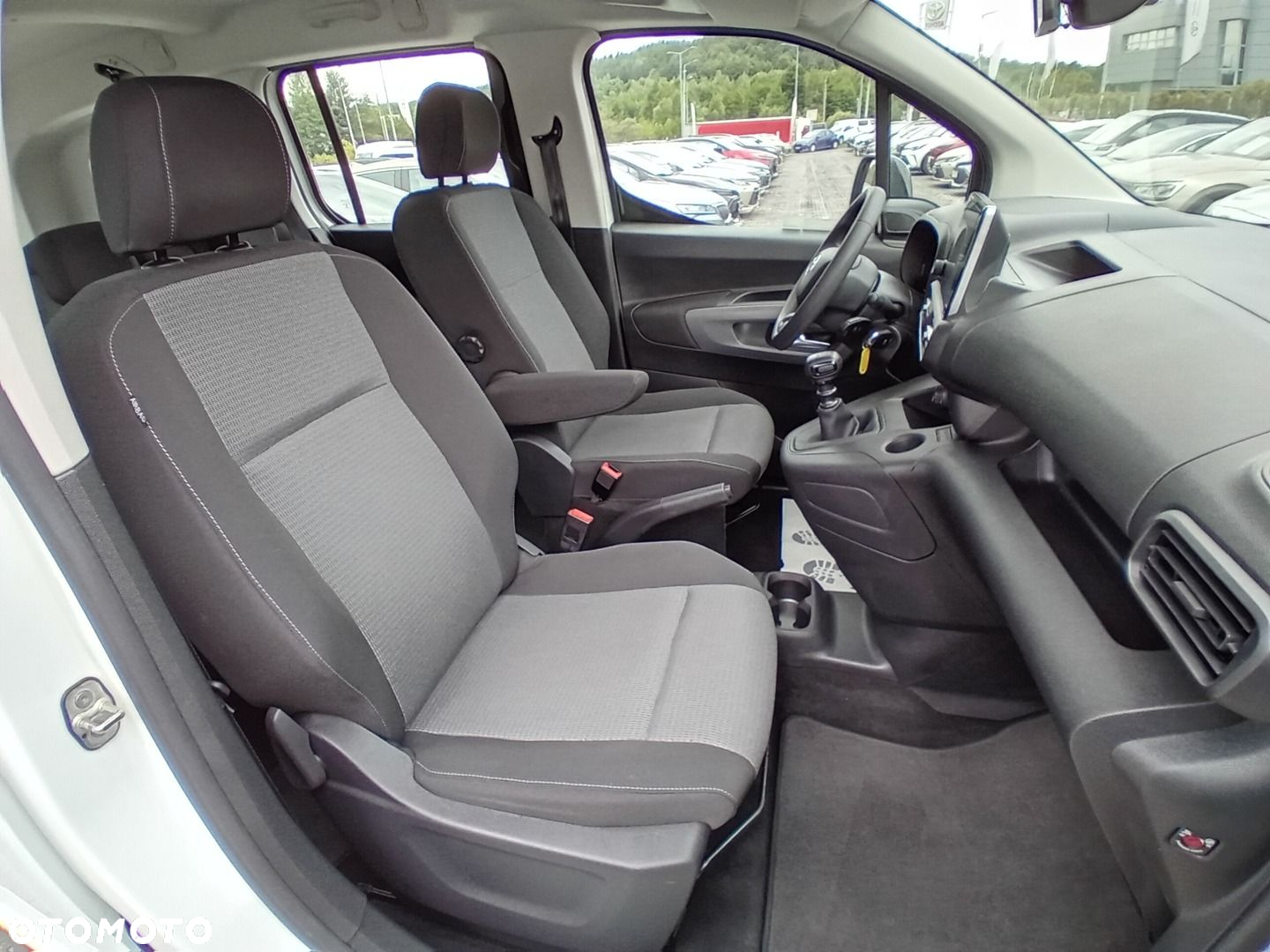 Toyota Proace City Verso Long 1.5 D-4D Business - 28