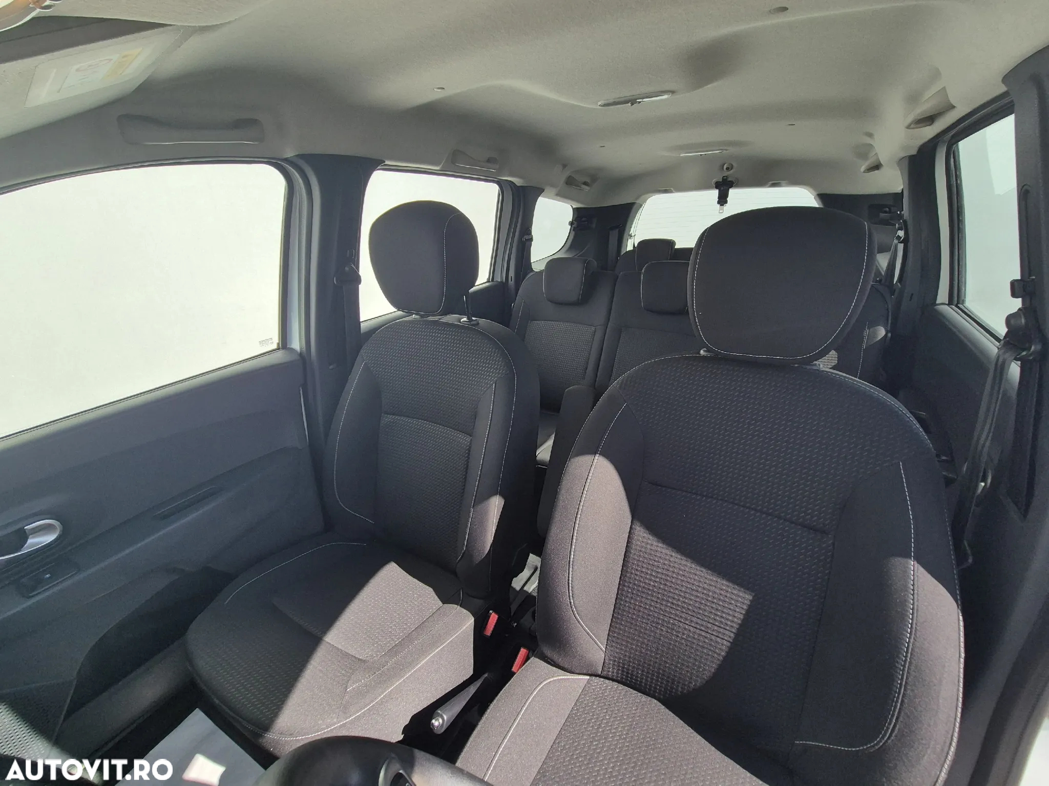 Dacia Lodgy 1.5 Blue dCi Laureate - 10