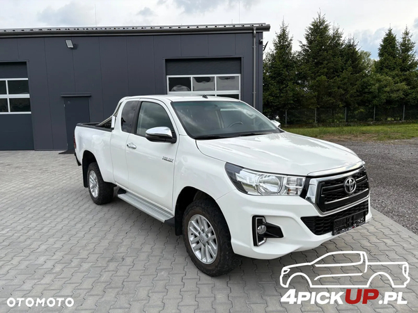 Toyota Hilux 2.4 D-4D Extra Cab SR 4x4