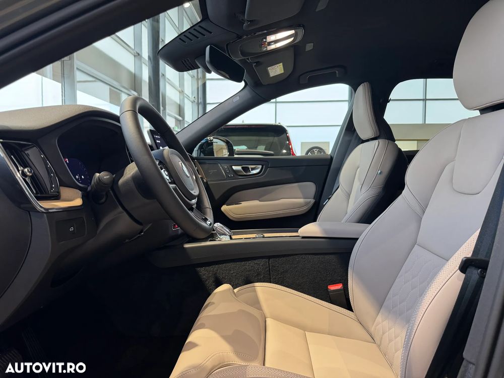 Volvo XC 60 B5 AT AWD MHEV Plus Dark - 13