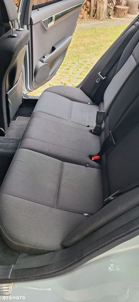 Mercedes-Benz Klasa C 220 CDI DPF Automatik Elegance - 30