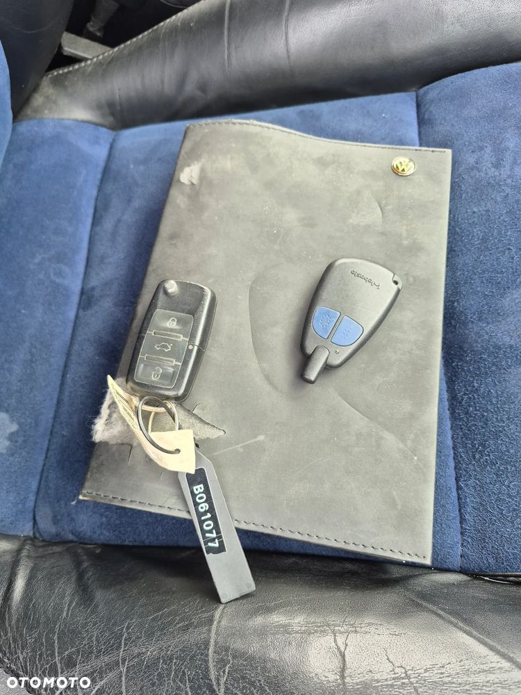 Volkswagen Passat - 21