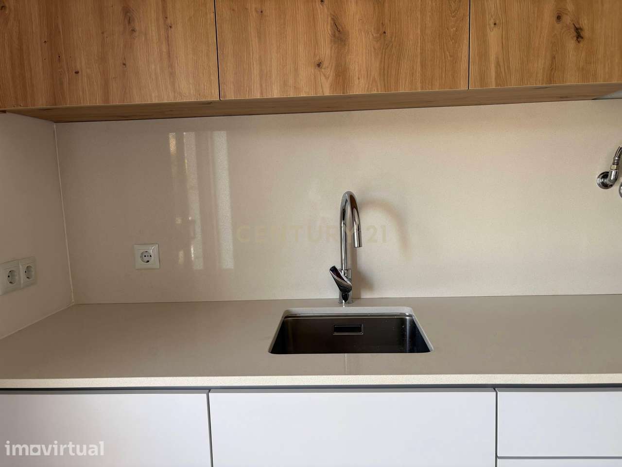 T2 remodelado com garagem em Cascais - Grande imagem: 4/32