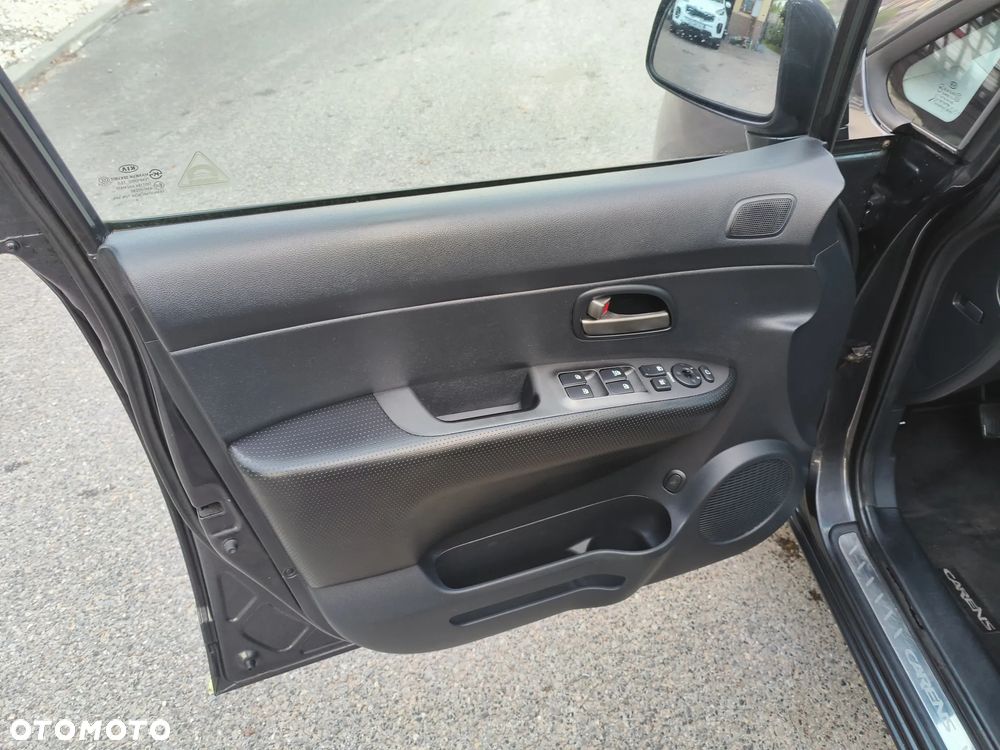Kia Carens 2.0 CVVT Spirit - 15