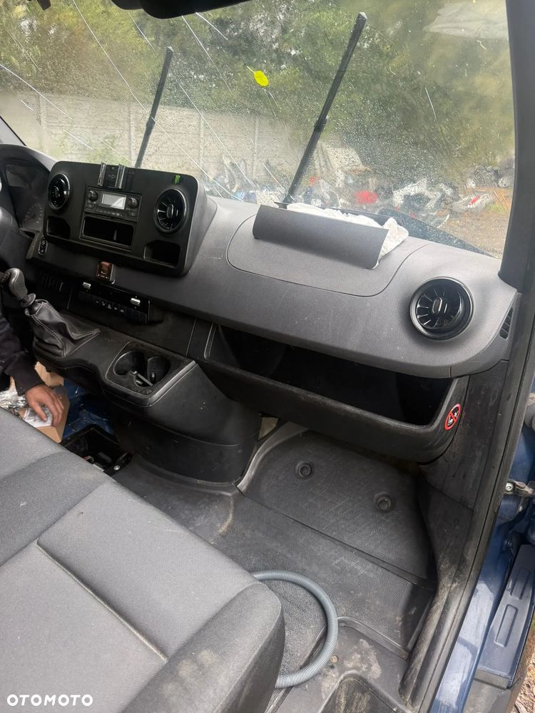 Mercedes-Benz Sprinter - 6