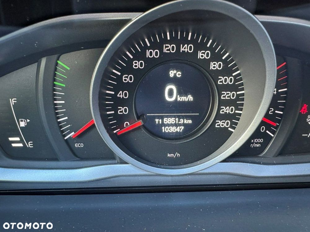 Volvo V60 Cross Country - 23