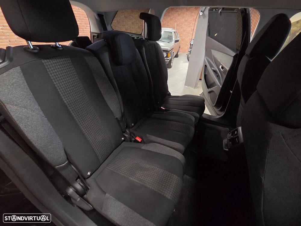 Peugeot 5008 BlueHDI 120 EAT6 Active - 19