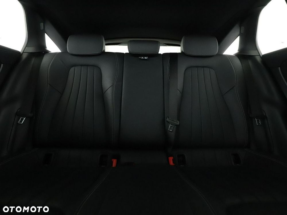 Mercedes-Benz CLA 180 Progressive - 19