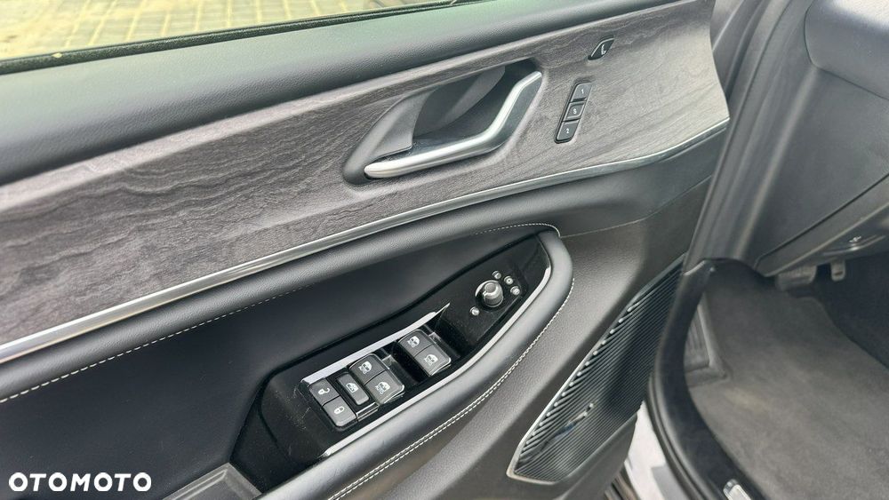 Jeep Grand Cherokee - 27