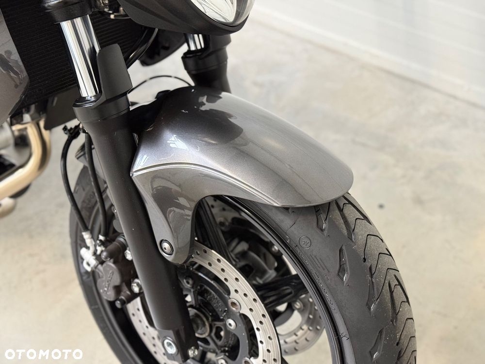Suzuki Gladius - 9