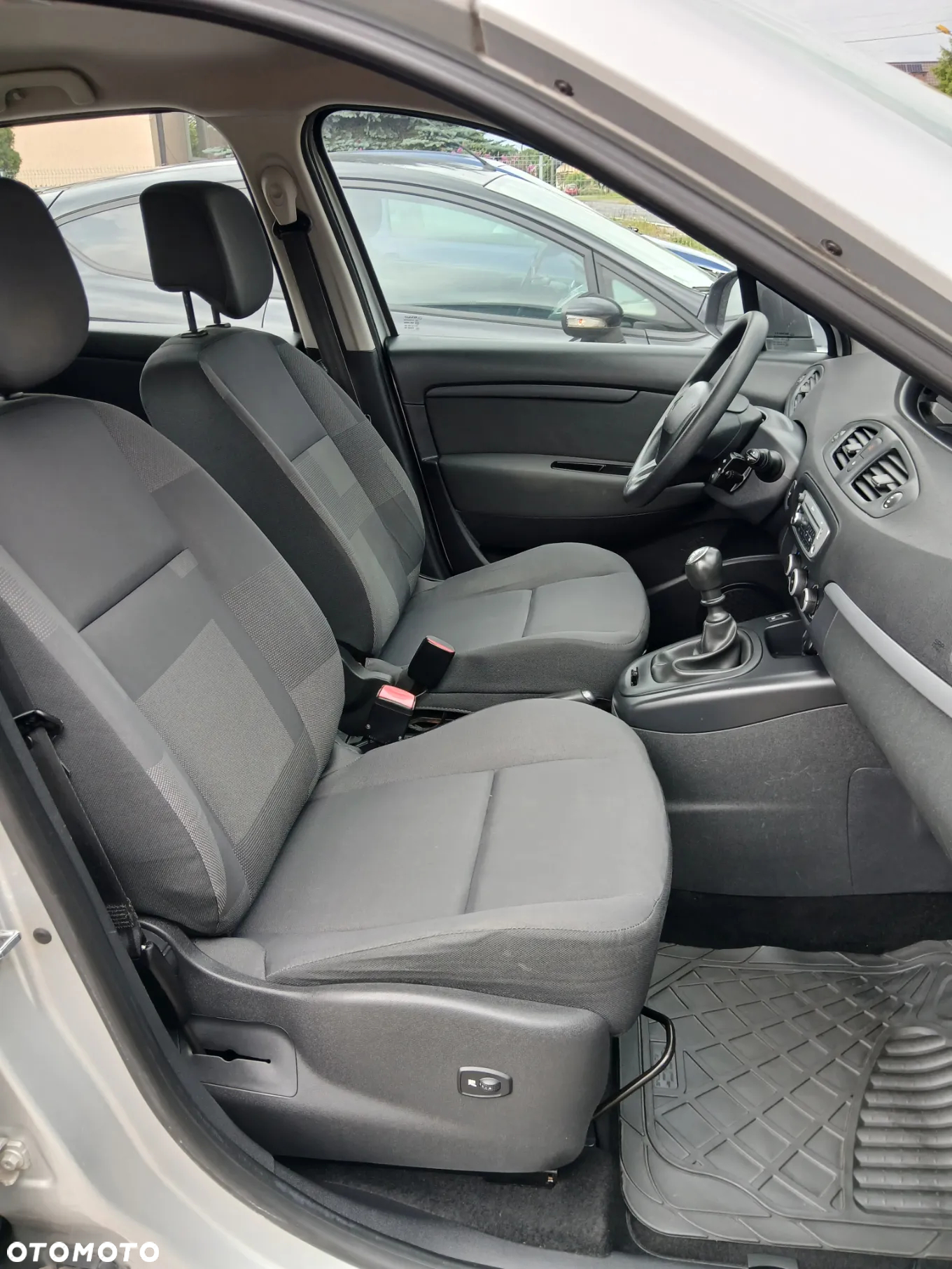 Renault Scenic 1.6 16V 110 TomTom Edition - 17