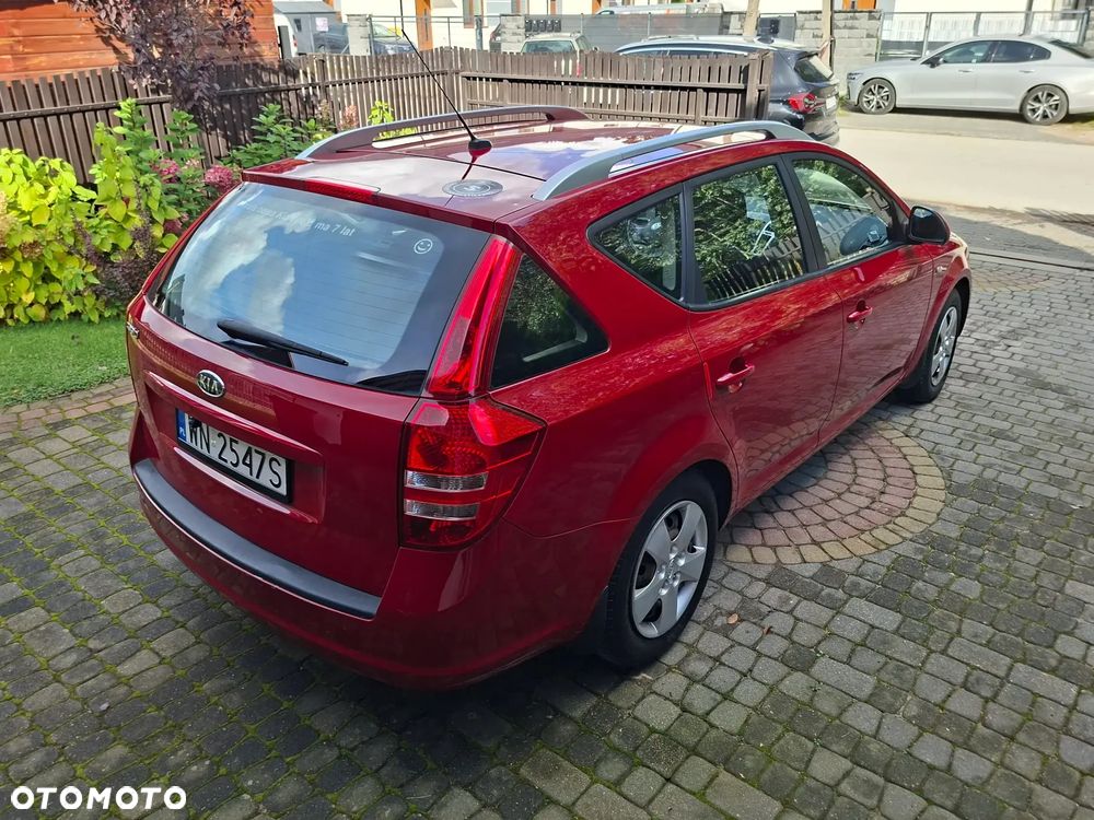 Kia Ceed 2009 photo 3