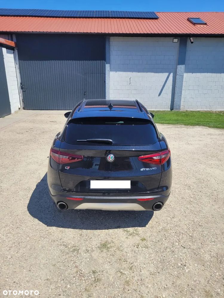 Alfa Romeo Stelvio 2.0 Turbo 16V AT8-Q4 Veloce Ti - 6