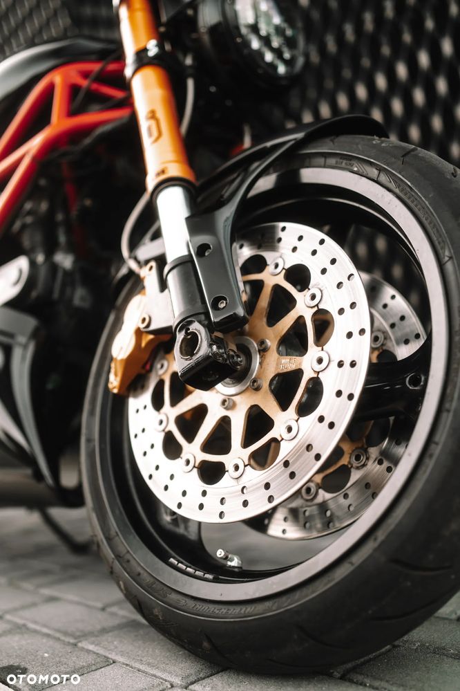 Ducati Monster - 17