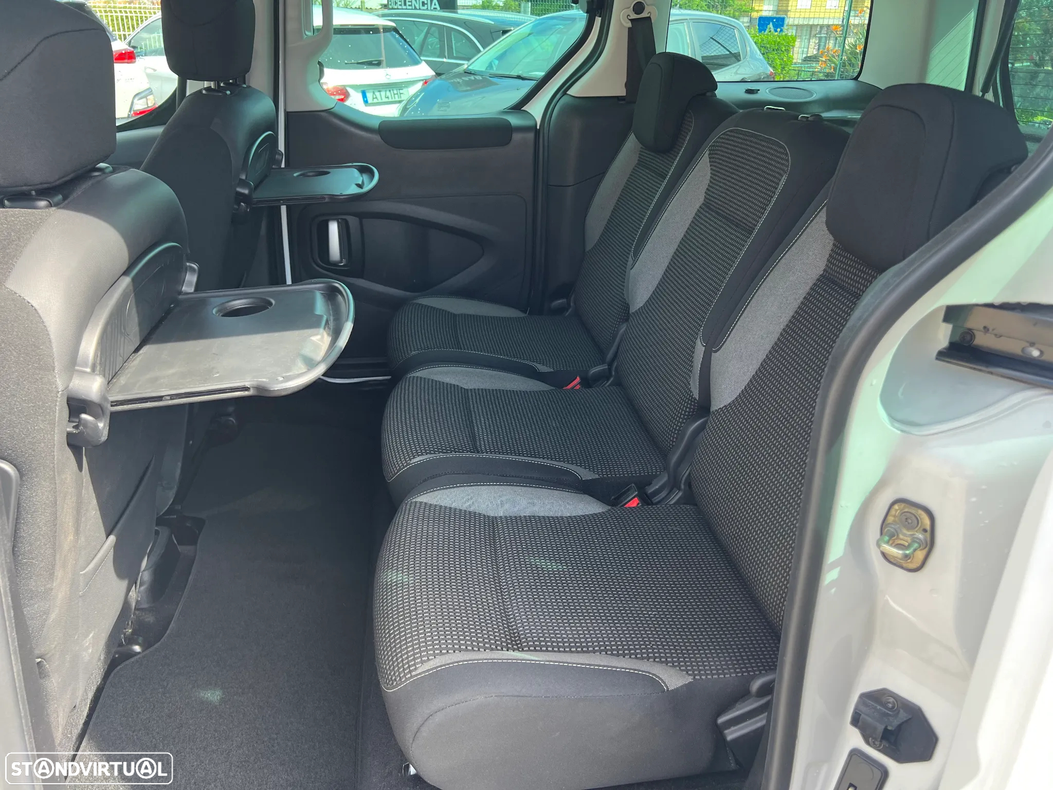 Peugeot Partner 1.6 BlueHDi Confort - 9