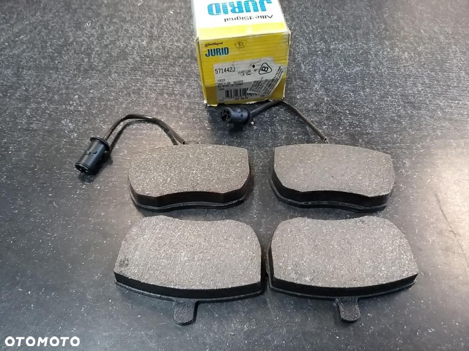 KLOCKI HAM.IVECOI GR18.5  Z CZUJ  przód IVECO DAILY II; ALFA ROMEO AR 8; FORD TRANSIT; LAND ROVER - 1