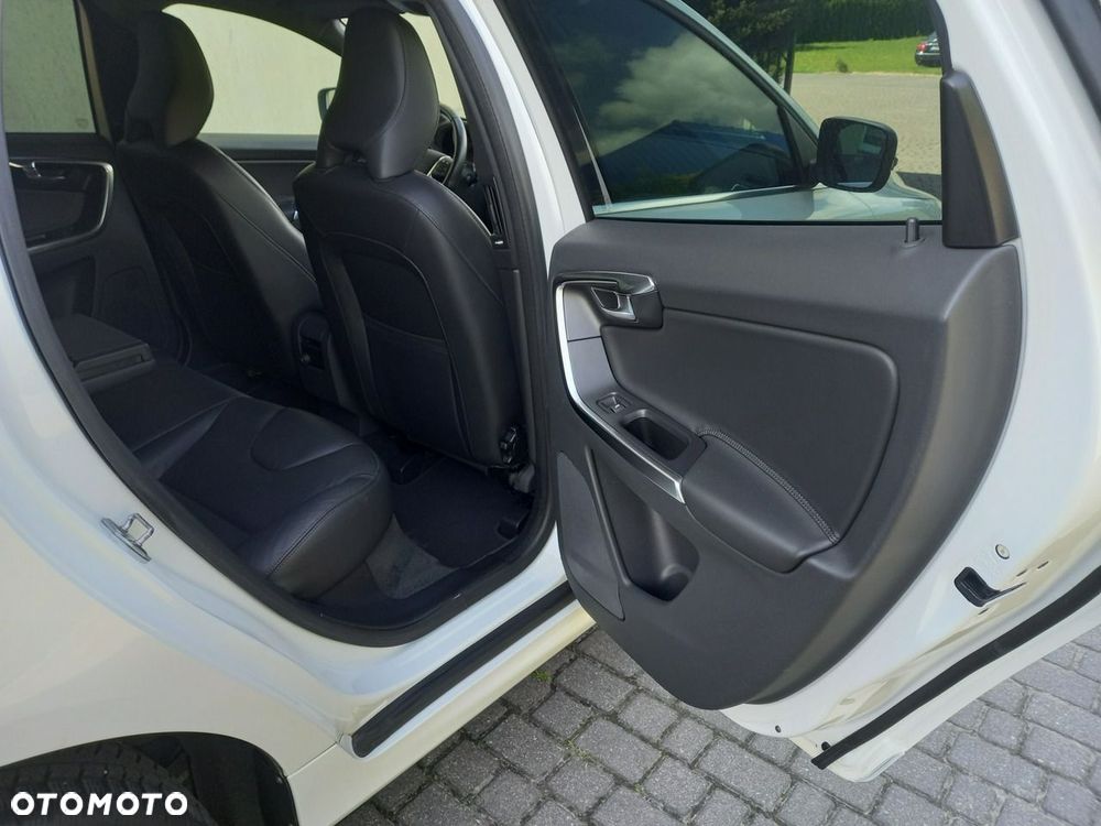 Volvo XC 60 D4 Summum - 25