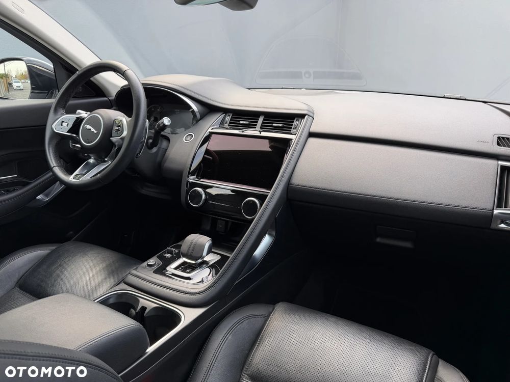 Jaguar E-Pace 1.5 P160 mHEV SE - 23