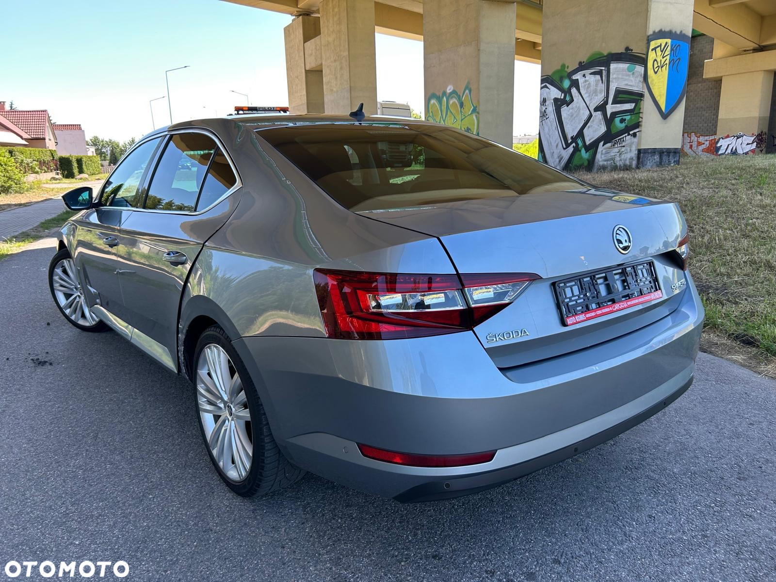Skoda Superb 1.8 TSI DSG Ambition - 8