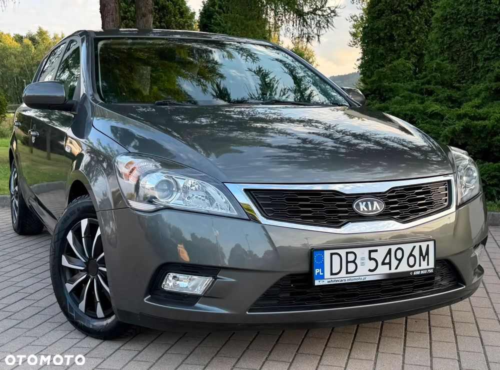 Kia Ceed 1.4 CVVT Dream-Team Edition - 2
