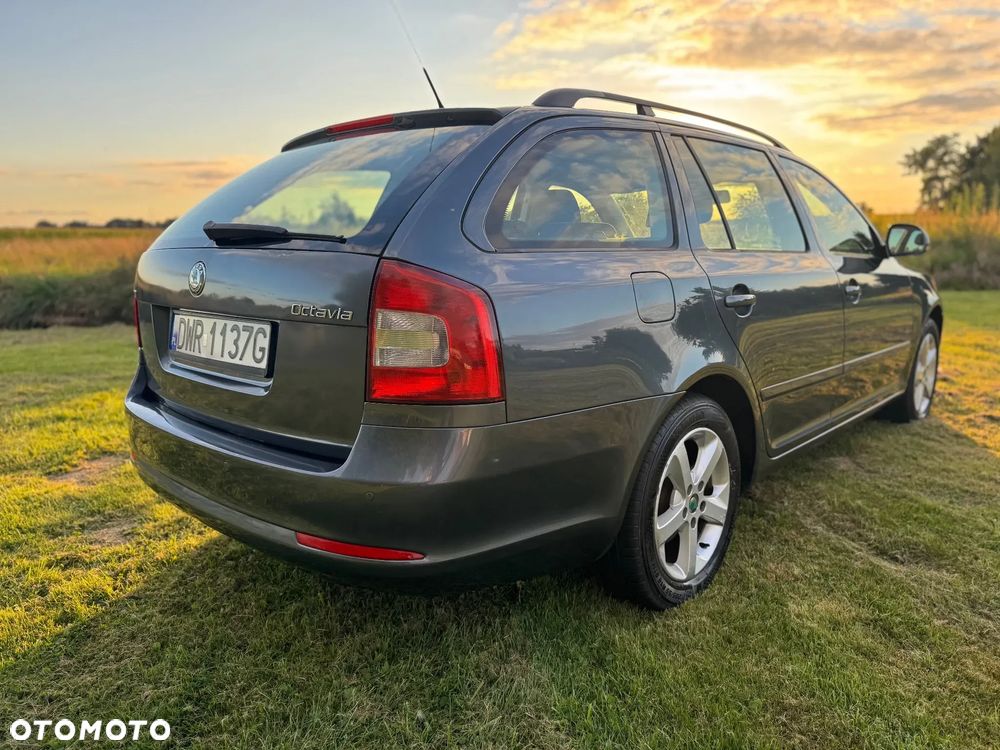 Skoda Octavia 2.0 TDI DPF Ambition DSG - 4