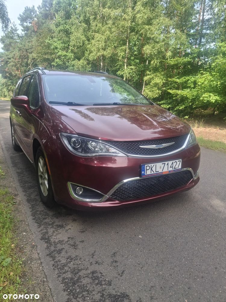 Chrysler Pacifica - 3