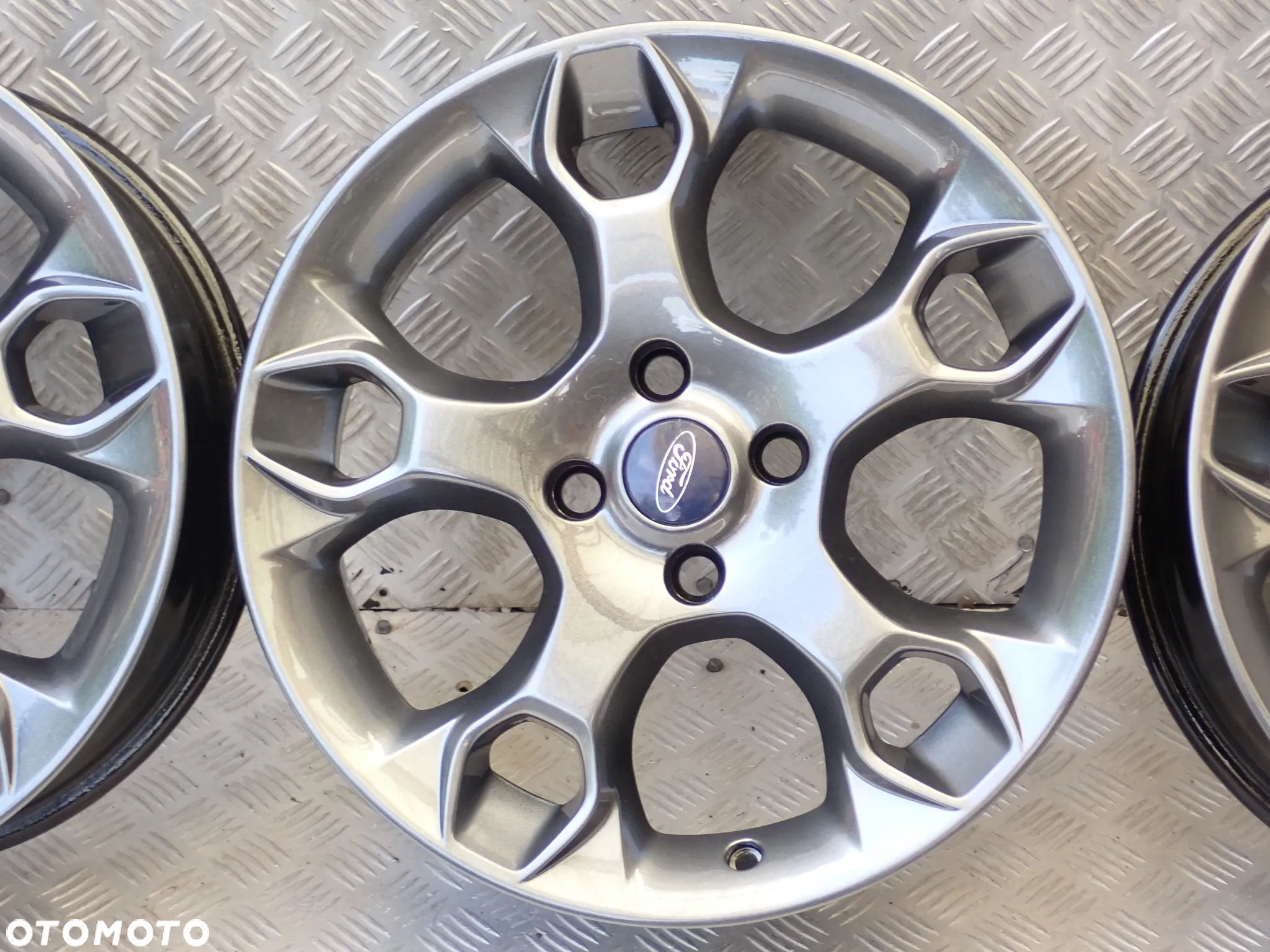 FELGI ALUMINIOWE FORD FIESTA 7JX17  ET 47,5  4X108  8A6J-DB 2000 ZŁ (OVO) - 6