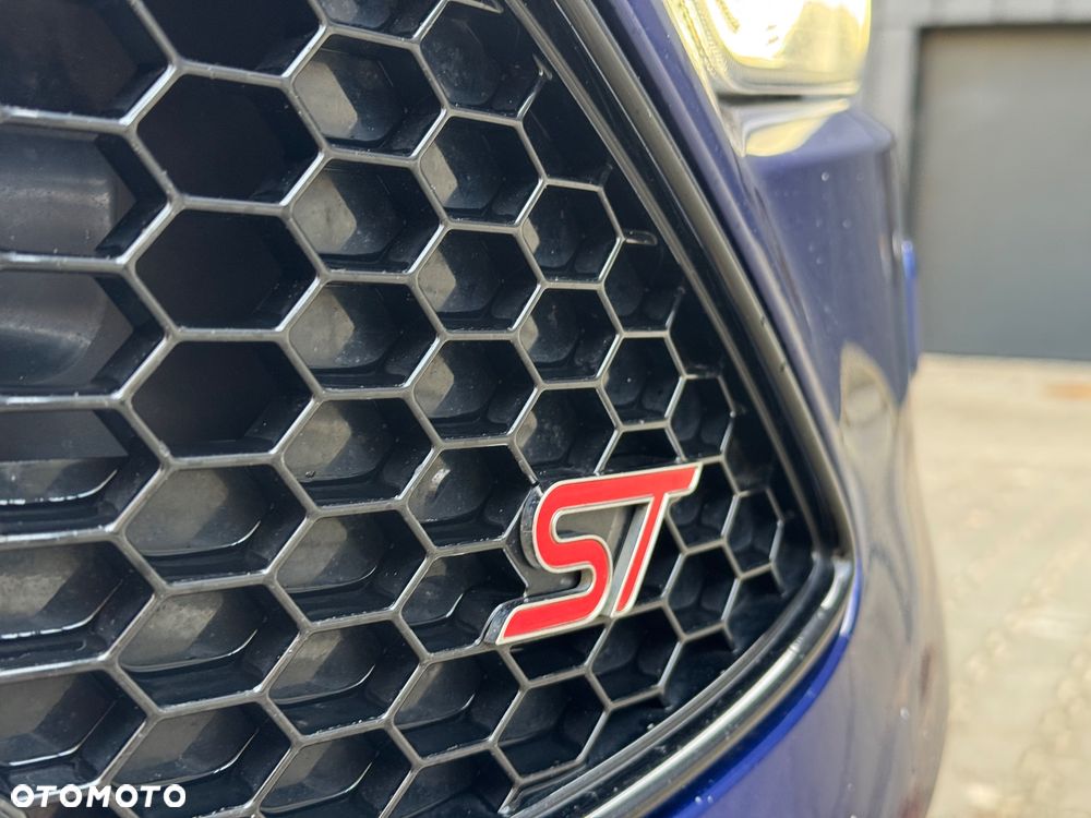 Ford Focus 2.0 TDCi ST - 18