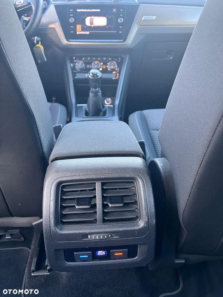 Volkswagen Touran 2.0 TDI SCR (BlueMotion Technology) Comfortline - 11