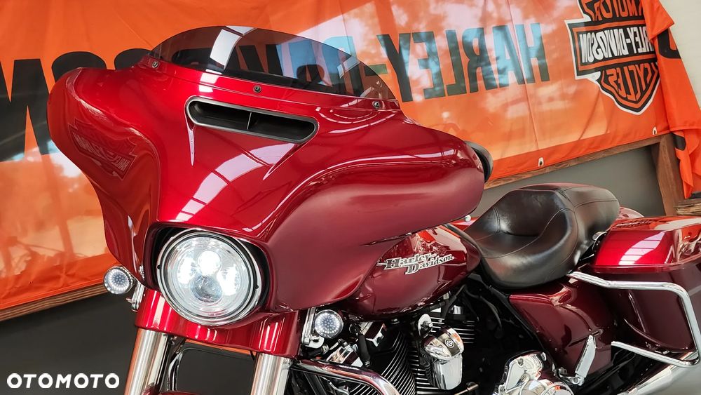 Harley-Davidson Touring Street Glide - 23