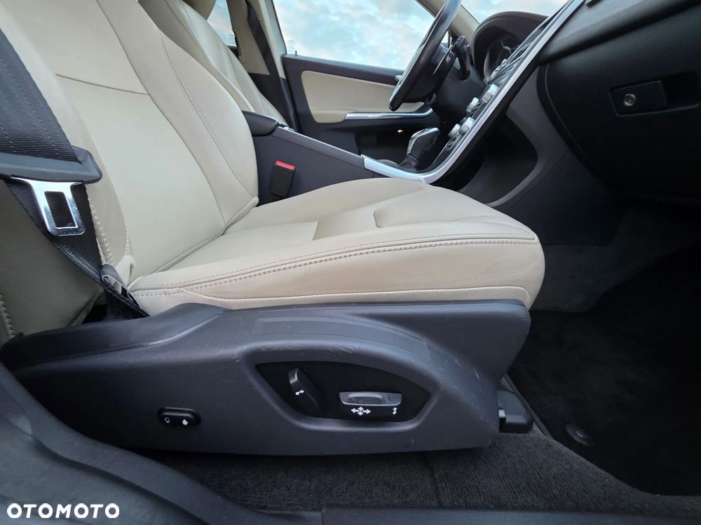 Volvo XC 60 D5 AWD Summum - 21