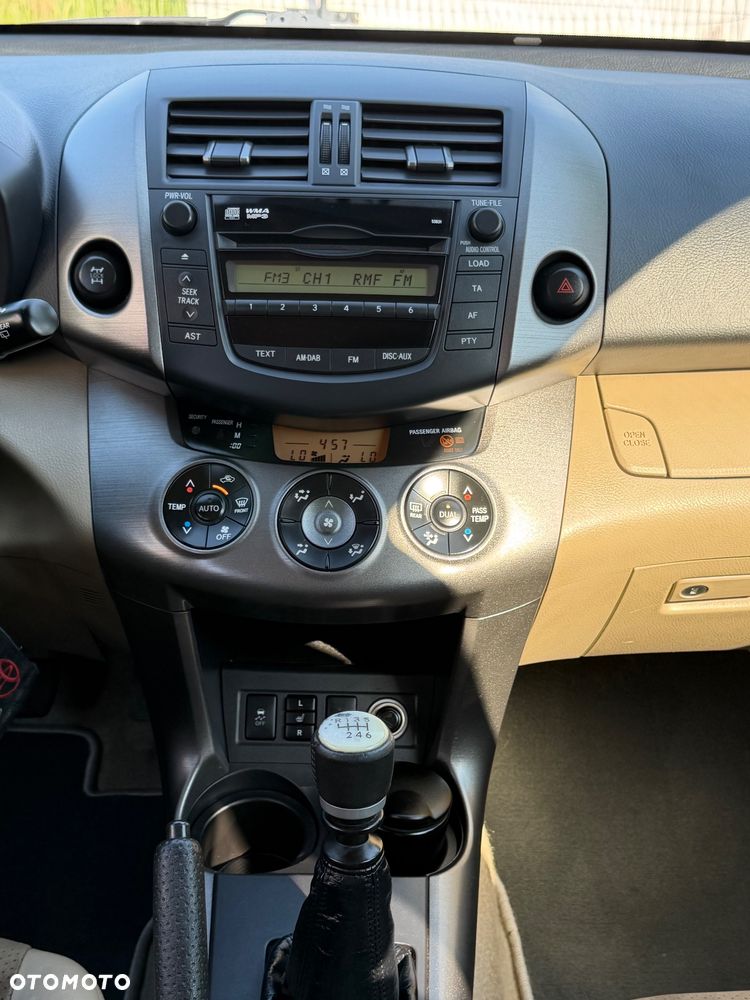 Toyota RAV4 - 28
